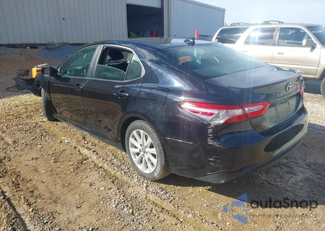 2019 Toyota Camry Le z USA, uszkodzony, nr VIN 4T1B11HK5KU726767